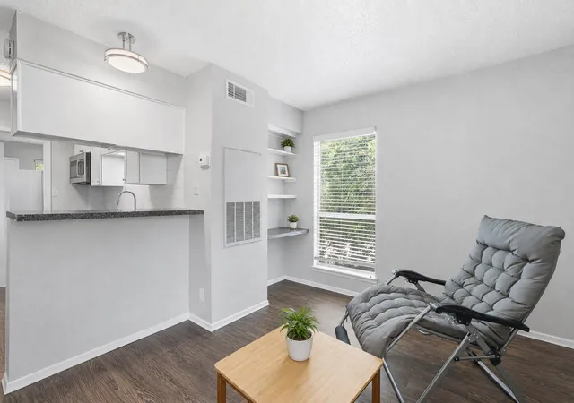 2801-hemphill-park-a301-austin-tx-78705/hzid_71fecc9d