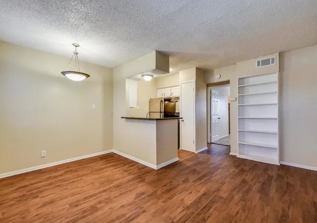 2401-manor-rd-119-austin-tx-78722/hzid_653191e3