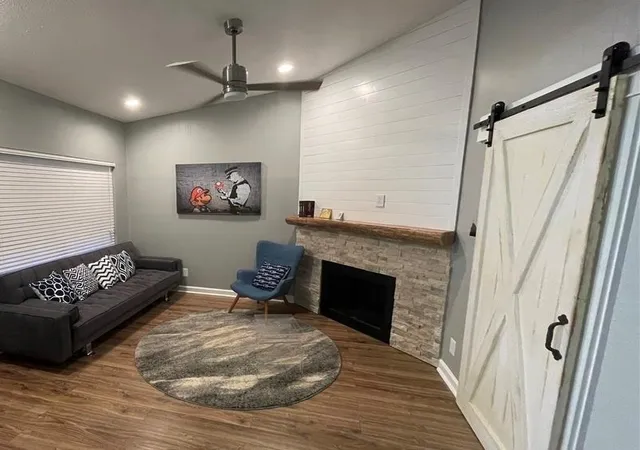 421-w-san-antonio-st-h3-san-marcos-tx-78666/hzid_e52a8765