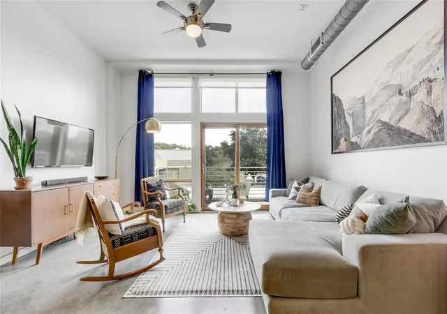 2124-e-6th-street-205-austin-tx-78702/hzid_937ff450