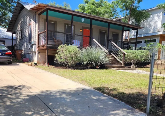 2006-e-13th-street-1-and-2-austin-tx-78702/hzid_2d30b940