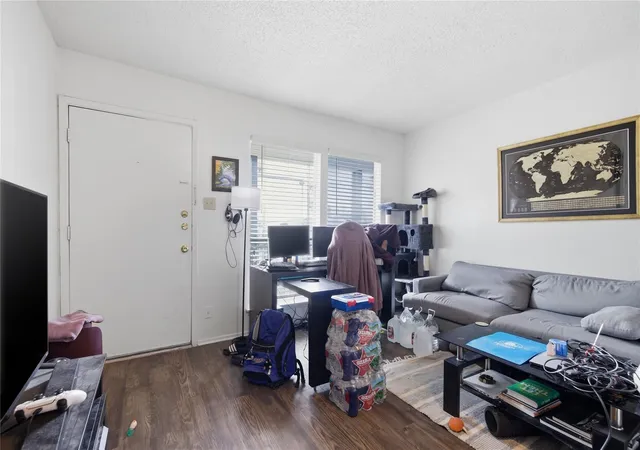 2801-hemphill-park-a302-austin-tx-78705/hzid_4a385627