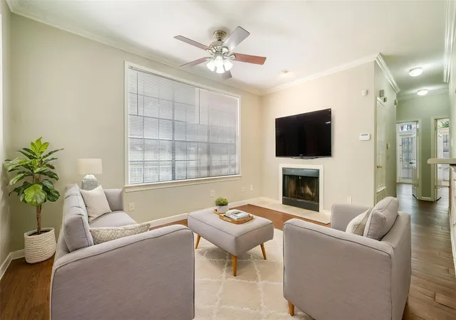 2300-leon-st-101-austin-tx-78705/hzid_1fc2dadb