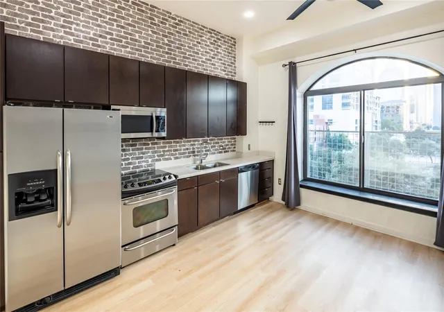 507-sabine-st-404-austin-tx-78701/hzid_e9e4c382