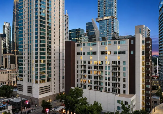 800-w-5th-street-1004-austin-tx-78703/hzid_6fee495b