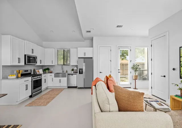 939-e-52nd-street-2-austin-tx-78751/hzid_a05791d0