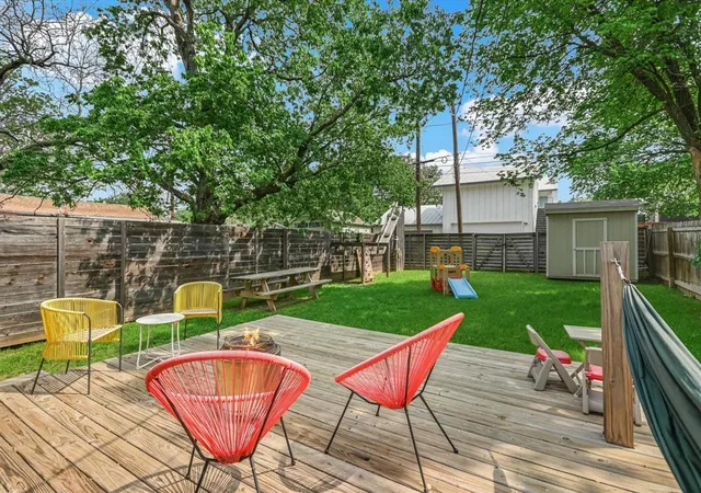 1705-e-14th-st-b-austin-tx-78702/hzid_6a414454