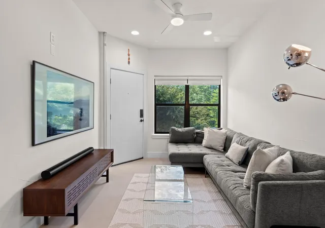 1807-poquito-st-30-austin-tx-78702/hzid_b6f3bd0b