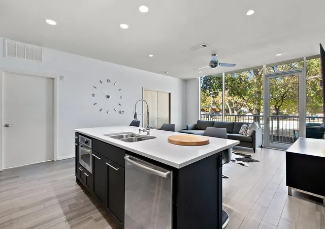 1600-barton-springs-rd-5110-austin-tx-78704/hzid_60a4e916