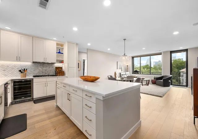 900-s-1st-street-312-austin-tx-78704/hzid_bd8ec201