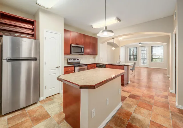 2505-san-gabriel-st-304-austin-tx-78705/hzid_9cebb4c5