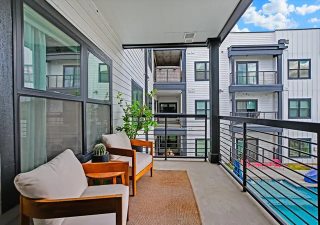 3101-govalle-ave-207-austin-tx-78702/hzid_c8fb88d5