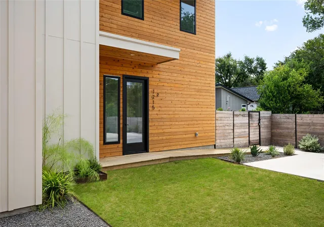 1215-fort-branch-blvd-2-austin-tx-78721/hzid_179811ee