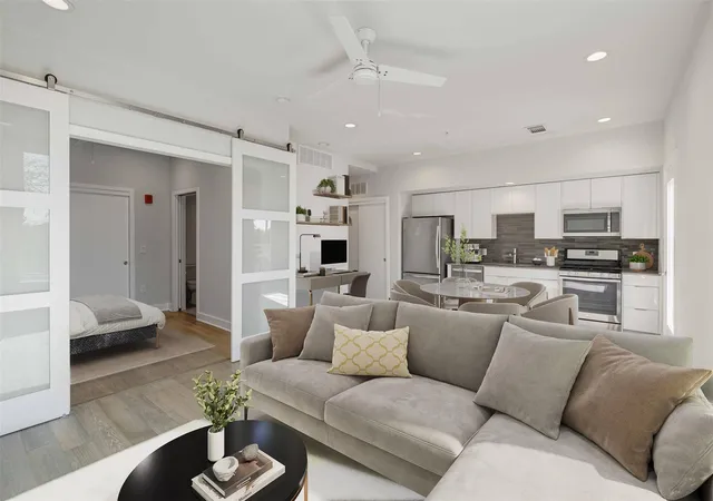 1800-e-4th-st-205-austin-tx-78702/hzid_3b7462f3