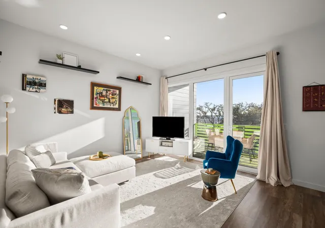 4004-banister-ln-202-austin-tx-78704/hzid_c7677414