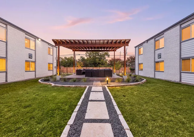 1200-e-52nd-street-209-austin-tx-78723/hzid_76cb2dcb