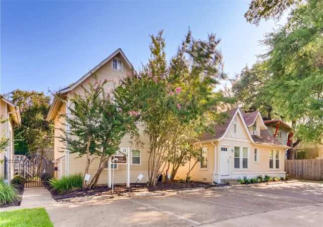 1110-w-22nd-street-12-austin-tx-78705/hzid_8369b3a2