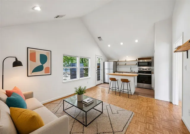 1710-e-16th-street-b-austin-tx-78702/hzid_d11f1e4e