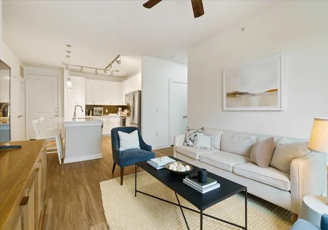 1900-barton-springs-rd-4029-austin-tx-78704/hzid_b960b5d5