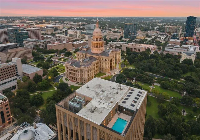 1122-colorado-st-1004-austin-tx-78701/hzid_d8e4be75