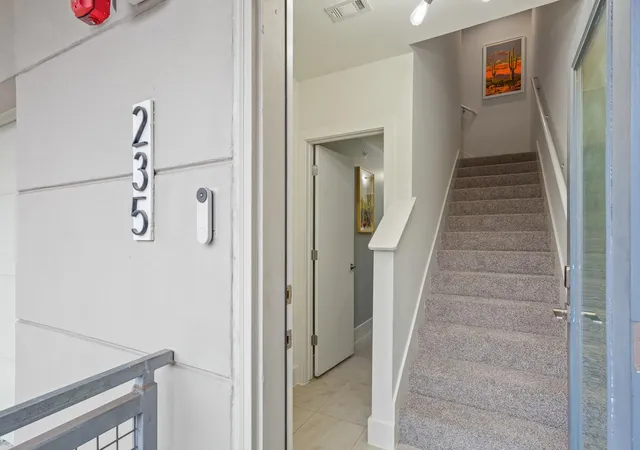 604-n-bluff-dr-235-austin-tx-78745/hzid_ef630684