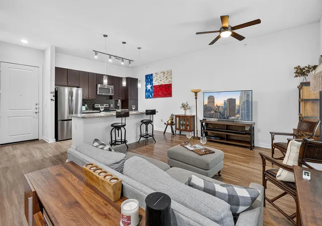 1900-barton-springs-rd-2047-austin-tx-78704/hzid_97a5f3d9