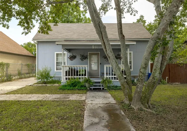 911-w-3rd-street-1-2-taylor-tx-76574/hzid_838ff330
