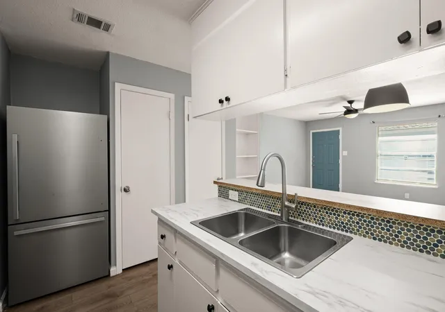 838-n-meadows-dr-austin-tx-78758/hzid_3f0cf6a4