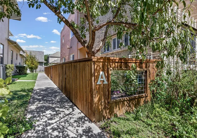 2016-simond-ave-a-austin-tx-78723/hzid_990a8850