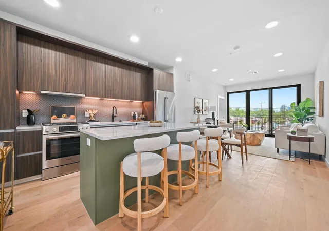 2209-s-1st-street-209-austin-tx-78704/hzid_41b2d734