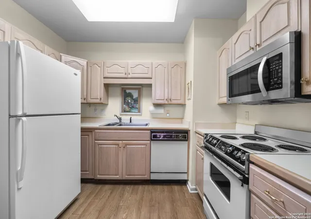 1-towers-park-lane-613-san-antonio-tx-78209/hzid_4e7fb4e1