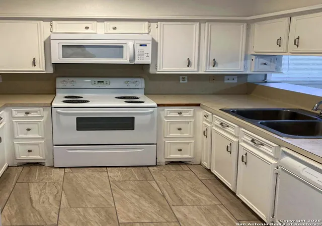 195-gallagher-unit-18-canyonlake-tx-78133/hzid_67aa7851