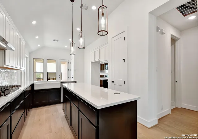 1818-nettletree-new-braunfels-tx-78132/hzid_e07e8ec7