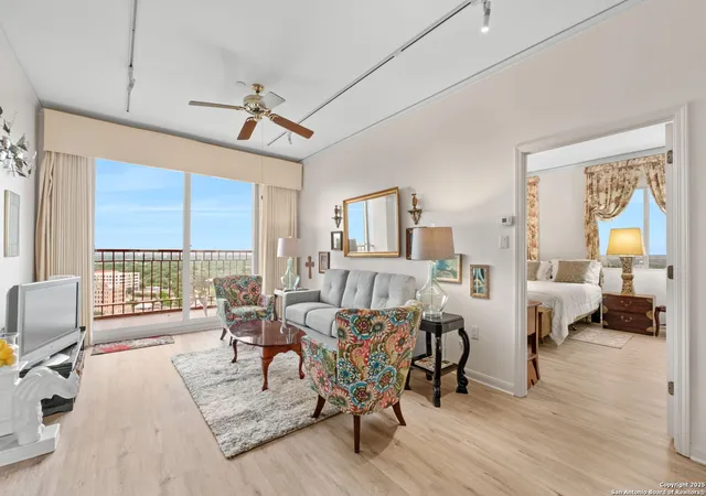 1-towers-park-lane-2207-san-antonio-tx-78209/hzid_b188e1f6