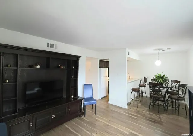 8702-village-dr-143-san-antonio-tx-78217/hzid_742d3649