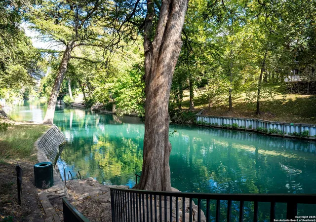 371-w-lincoln-st-b114-new-braunfels-tx-78130/hzid_61eb362c