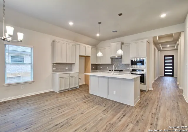 2036-stephanie-avenue-new-braunfels-tx-78132/hzid_151e8e3b