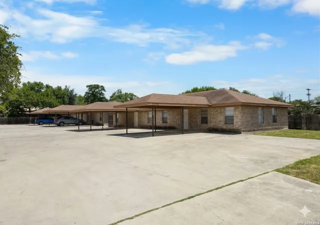 1118-w-goodwin-pleasanton-tx-78064/hzid_74df5a28