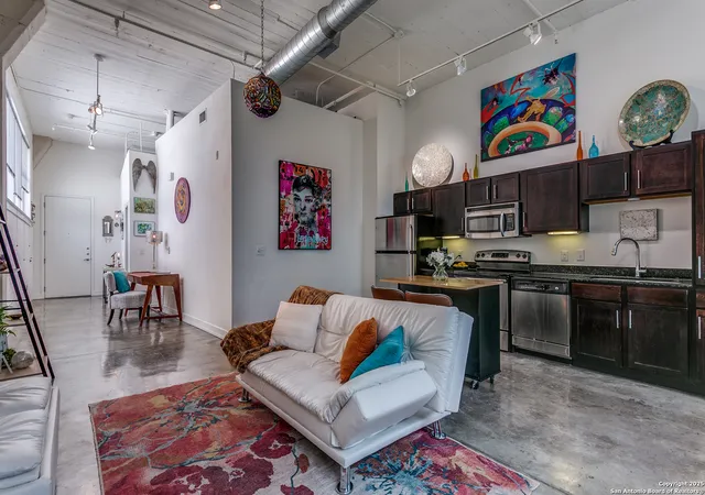 1401-s-flores-st-212-san-antonio-tx-78204/hzid_e03108a6