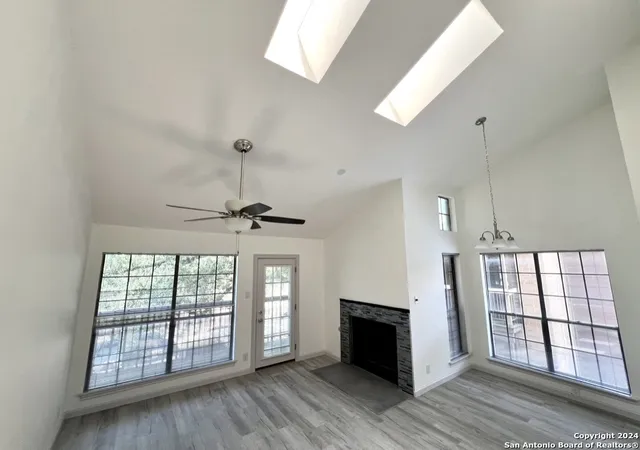 8611-datapoint-10-san-antonio-tx-78229/hzid_8e6d703b
