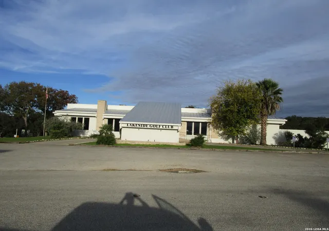 421-watts-unit-b4-canyon-lake-tx-78133/hzid_8bb092e0