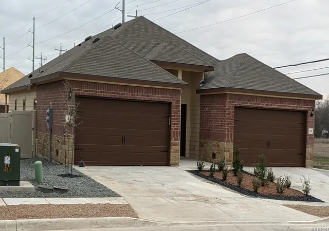 1101-1103-stanley-seguin-tx-78155/hzid_26e0247b