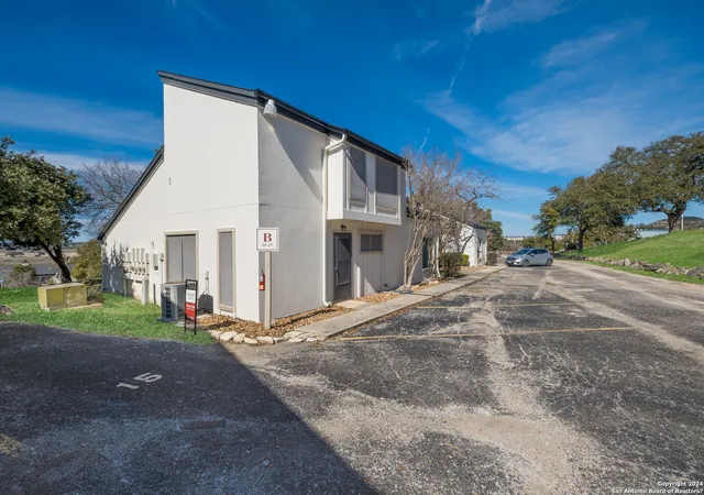 1101-parkview-dr-b15-canyon-lake-tx-78133/hzid_3390f6c3