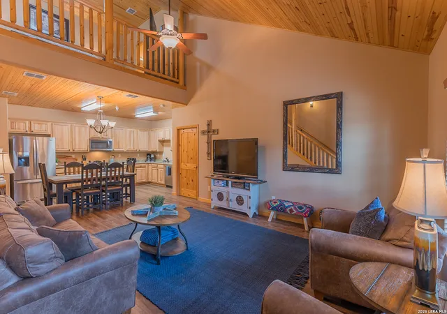 1554-gruene-rd-a16-new-braunfels-tx-78130/hzid_ed04e6c5