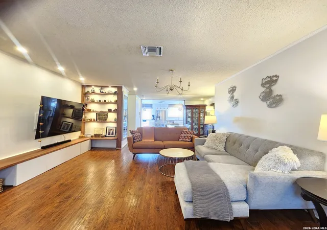 7738-chambers-502-san-antonio-tx-78229/hzid_daaffeb5