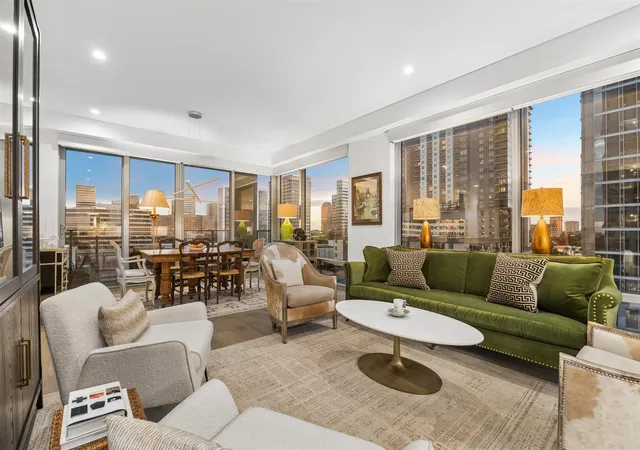 2047-westcreek-ln-708-houston-tx-77027/hzid_c92e2468
