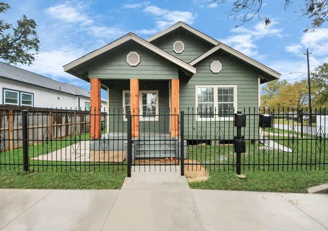 4102-engelke-st-houston-tx-77003/hzid_6d83af6b