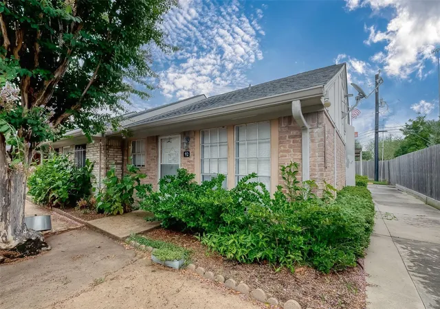 1016-tri-oaks-ln-92-houston-tx-77043/hzid_2231d134