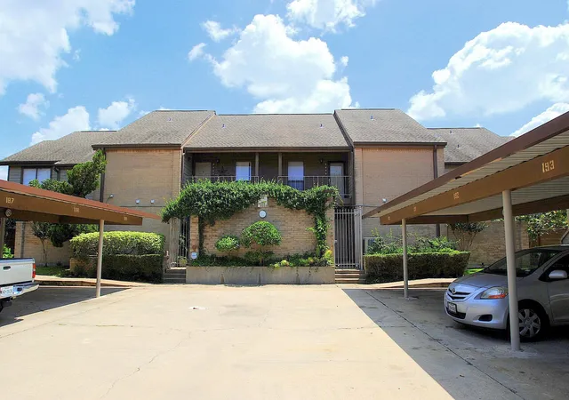 8499-sands-point-dr-houston-tx-77036/hzid_0d7e3363