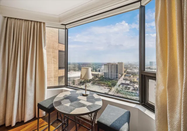 1111-caroline-st-2908-houston-tx-77010/hzid_2ffe1e4a